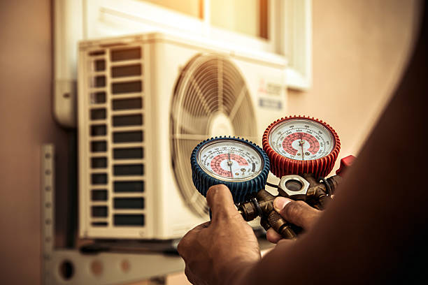 Professional Hvac technician working in La Place, LA